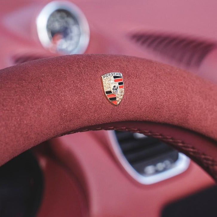PORSCHE ポルシェ 高級品 ハンドルカバー スエード製 金属ロゴ Cayenne /Macan /Panamera 37~38CM 専用ハンドルカバー | iCarCompanion