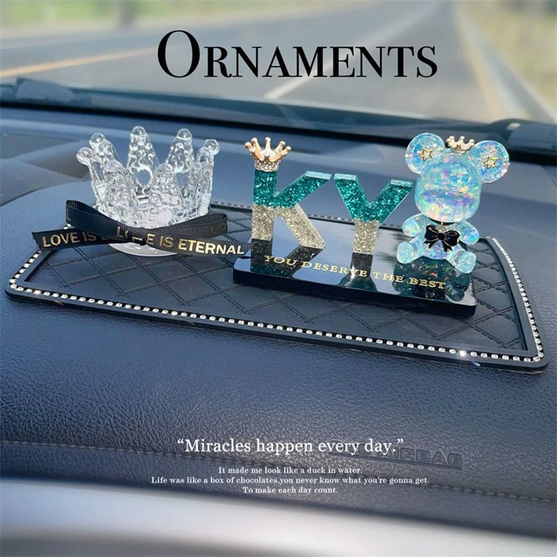 車の装飾品 文字カスタム可能 車のダッシュボード装飾ラインストーン 樹脂 光沢 カップルの装飾 プレゼント ダッシュボードアクセサリー - iCarCompanion