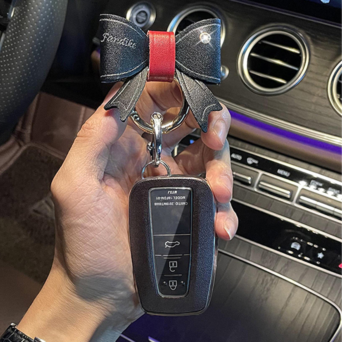 TOYOTA 車用 キーケース キーカバー 高級感 オシャレ 耐摩耗 耐久性 高品質レザー 傷 汚れ防止 軽量 防水 鍵を保護