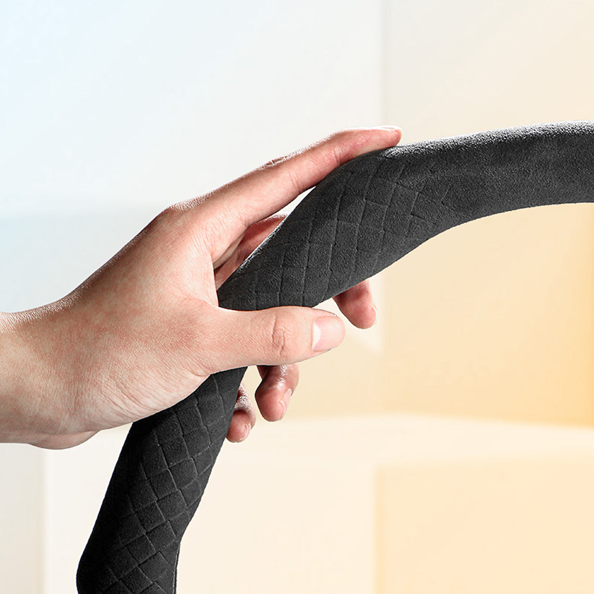 Alcantara アルカンターラ  人間工学デザイン スエード 絶妙な肌触り O/D型兼用 37~38CM 専用ハンドルカバー | iCarCompanion