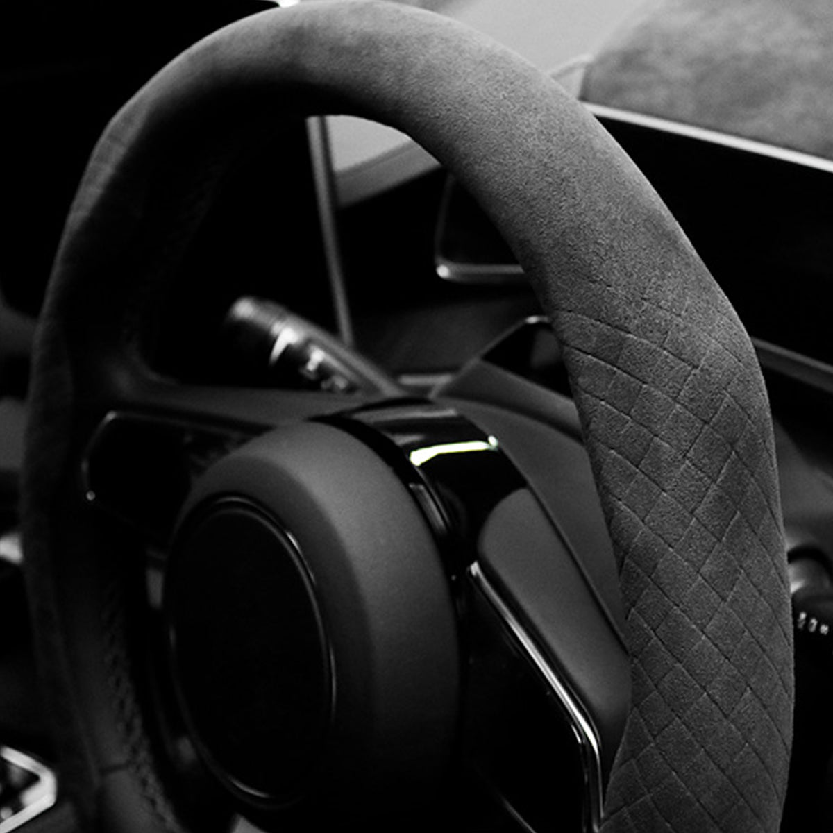 Alcantara アルカンターラ  人間工学デザイン スエード 絶妙な肌触り O/D型兼用 37~38CM 専用ハンドルカバー | iCarCompanion