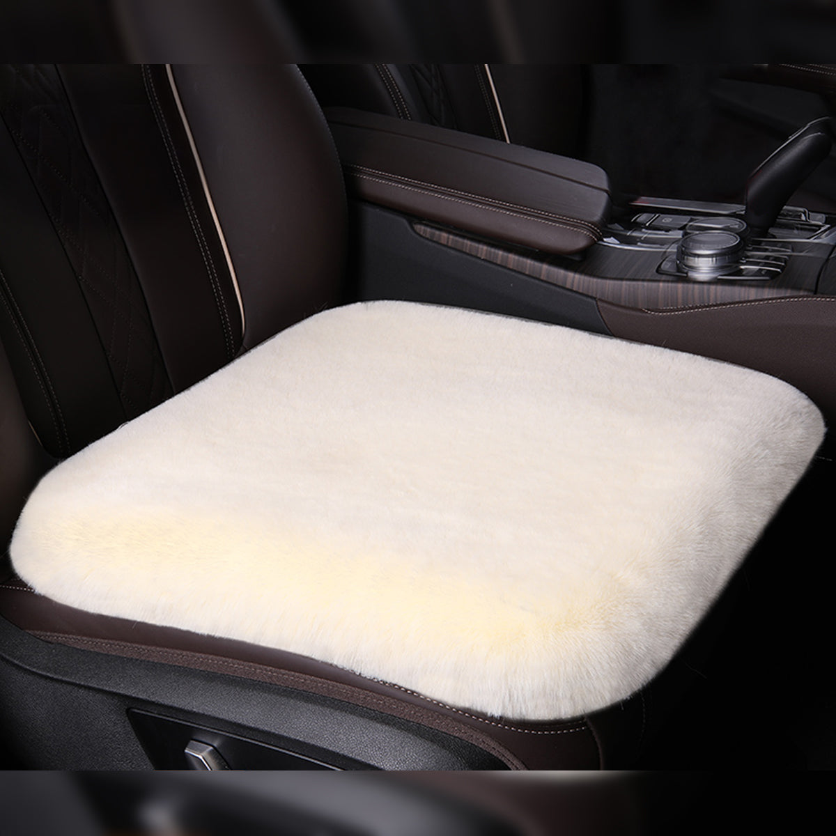 シートクッション かわいい 高級感　防寒対策 もふもふ ウサギ 暖かい 車用 冬保温 専用シートクッション | iCarCompanion